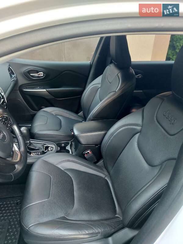 Jeep Cherokee 2021