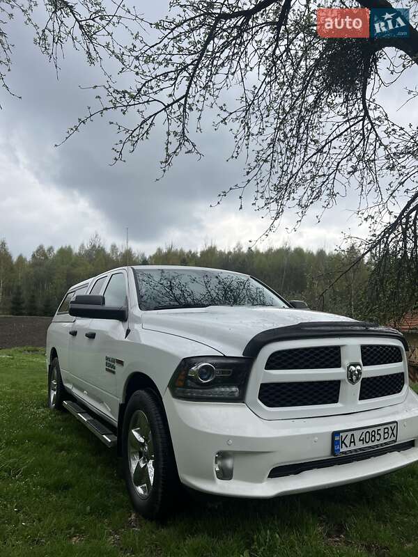 Dodge RAM 1500 2015