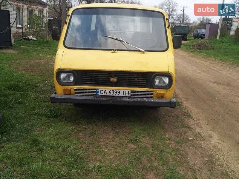 РАФ 2203 1990