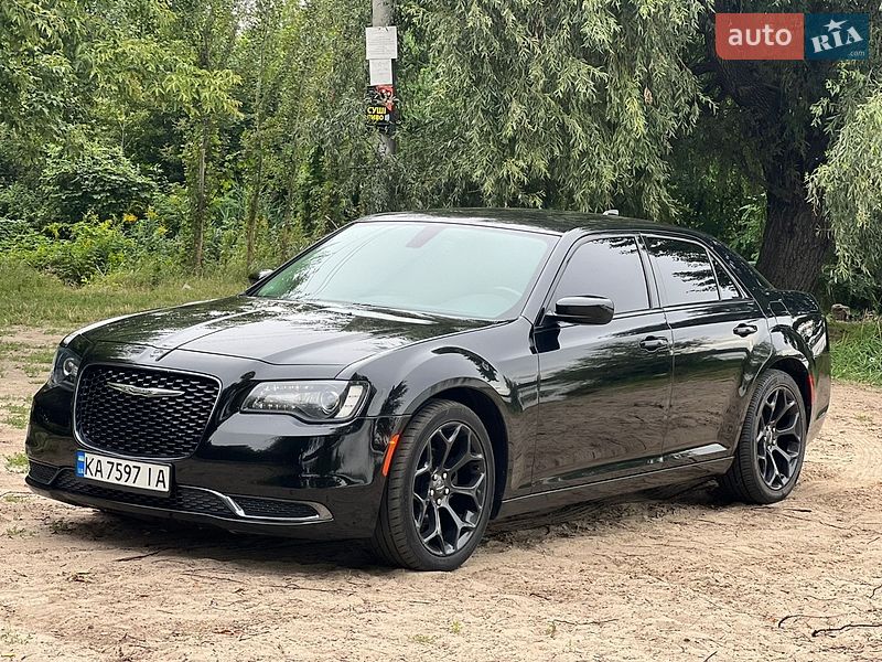 Chrysler 300 2019