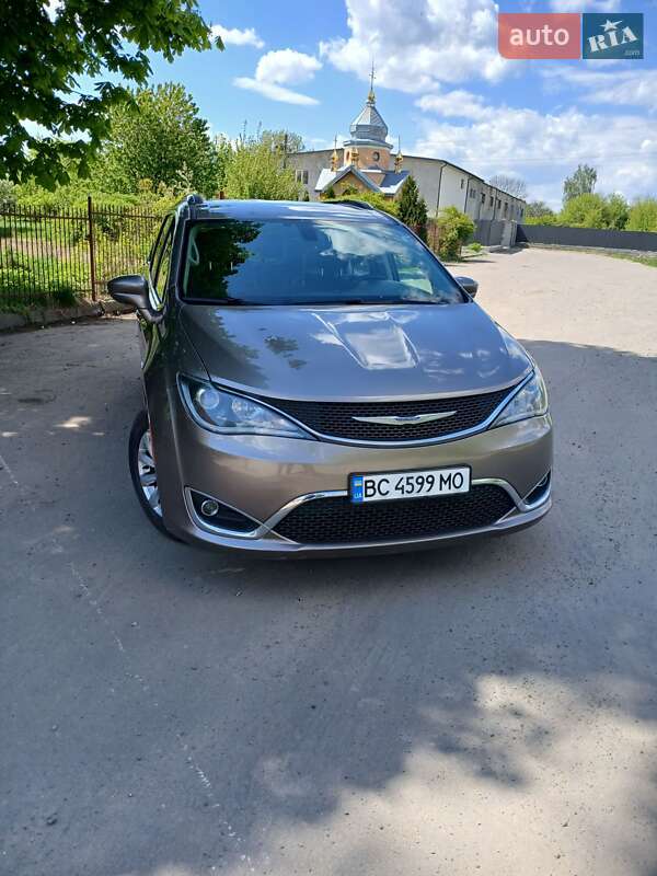 Chrysler Pacifica 2017