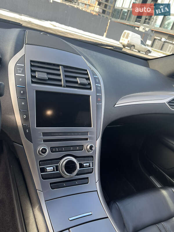 Lincoln MKZ 2016