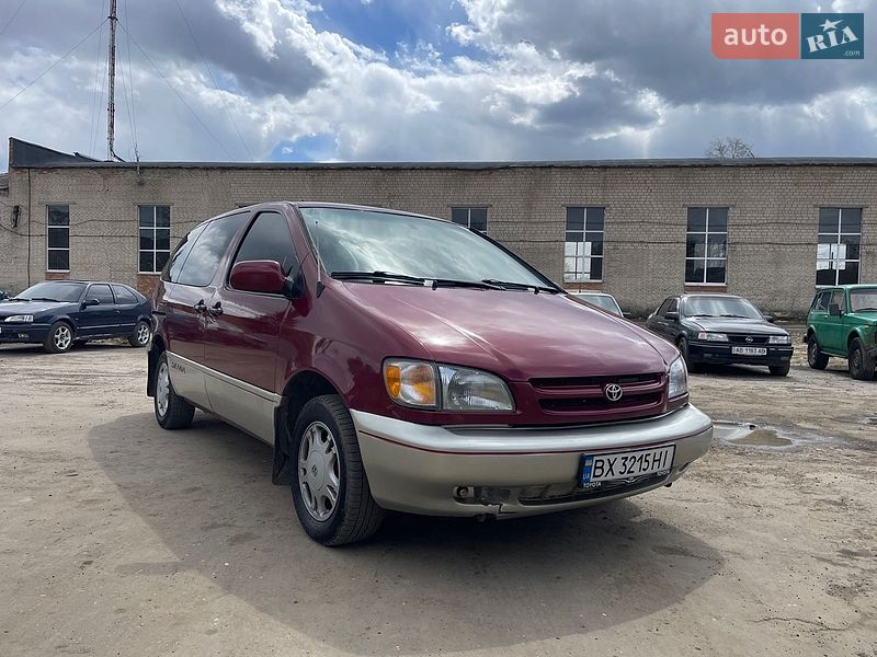 Toyota Sienna 2000