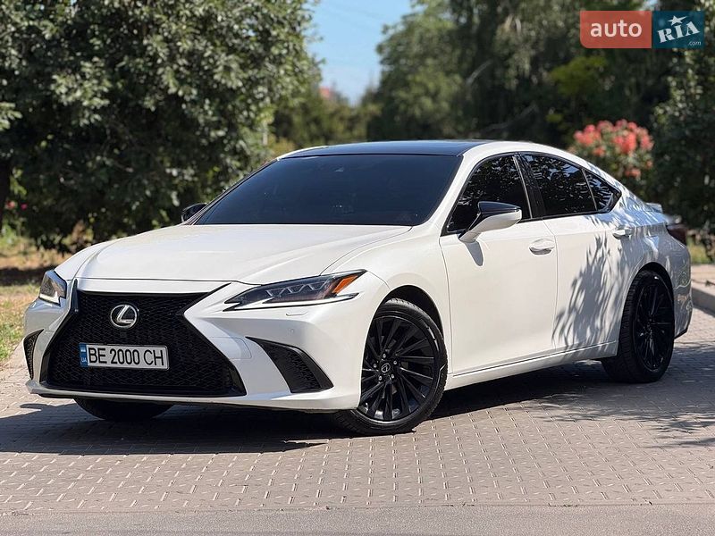 Lexus ES 2019