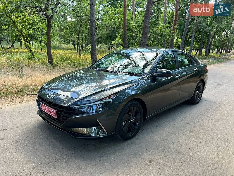 Hyundai Elantra 2023