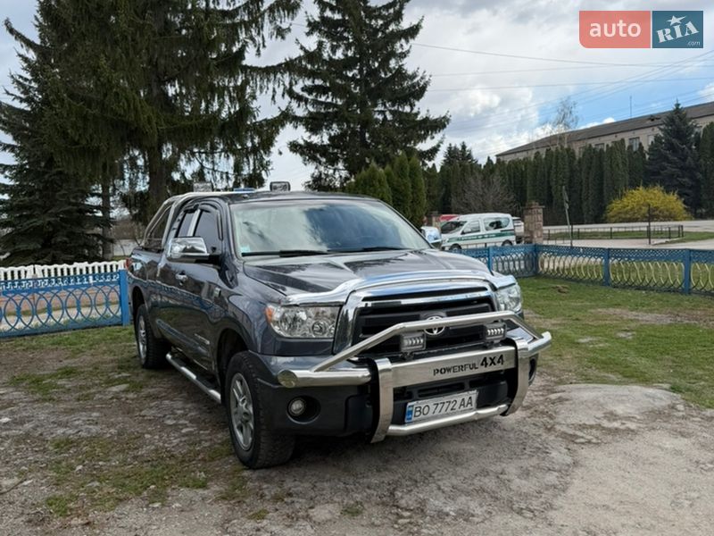 Toyota Tundra 2010