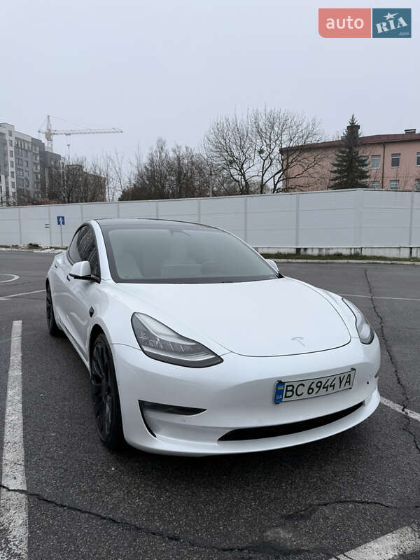 Tesla Model 3 2020