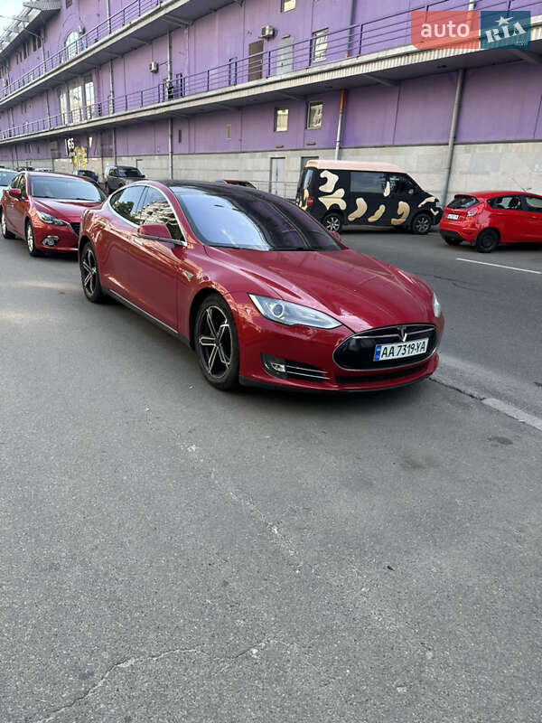 Tesla Model S 2013