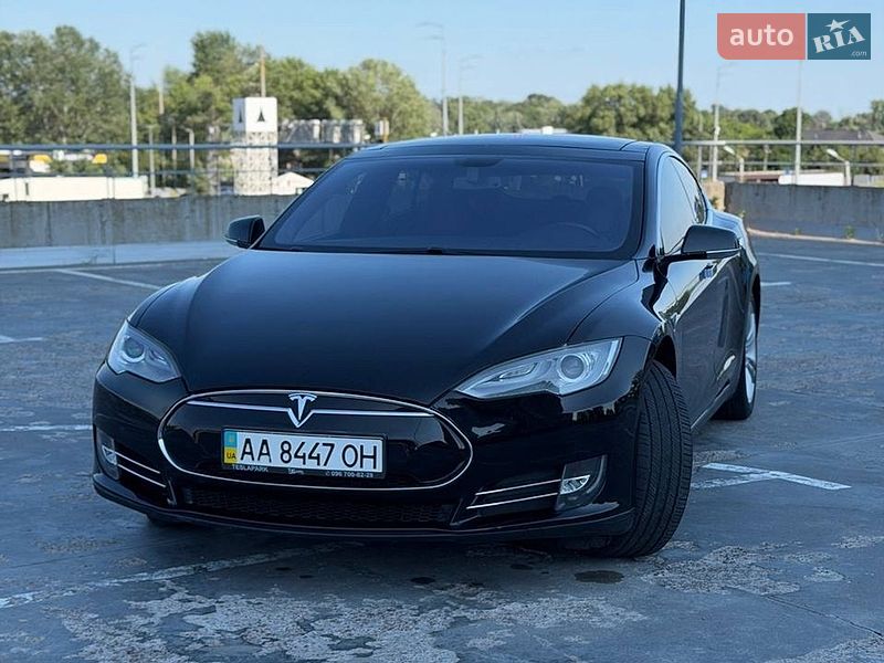 Tesla Model S 2013