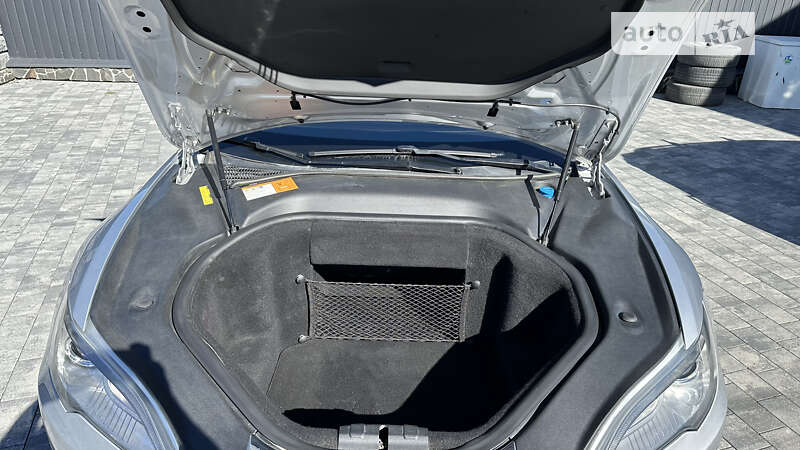 Tesla Model S 2013