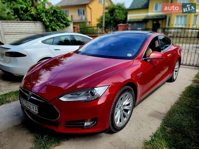Tesla Model S 2013