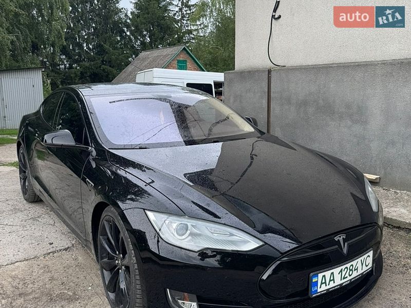 Tesla Model S 2013