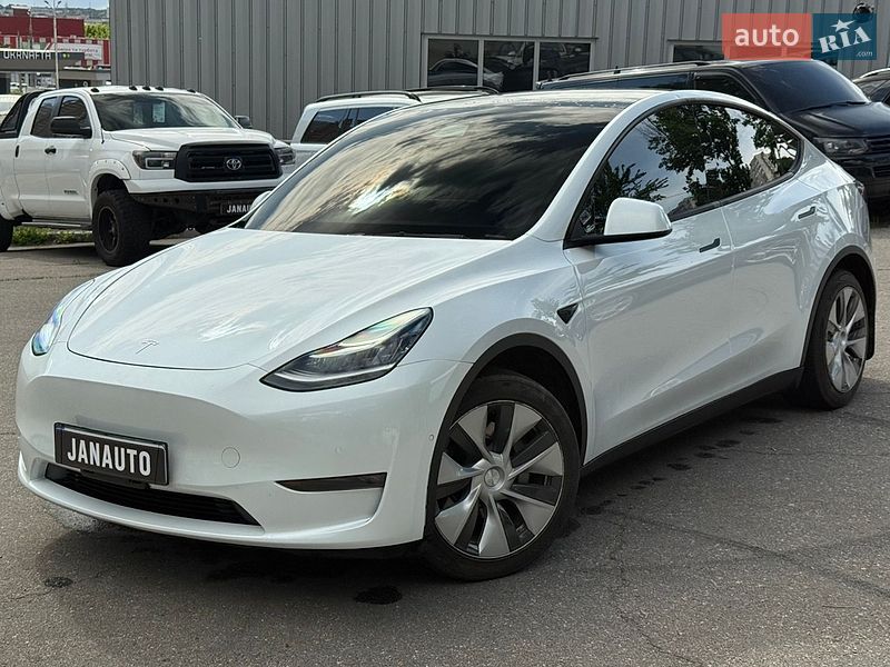 Tesla Model Y 2021