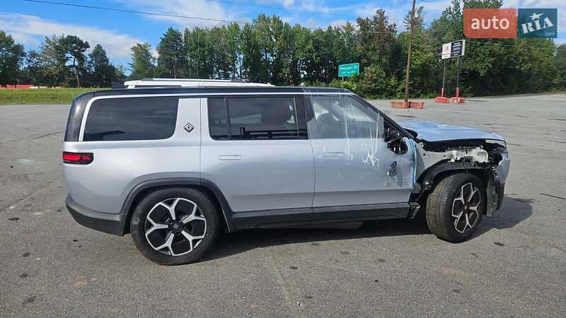 Rivian R1S 2023