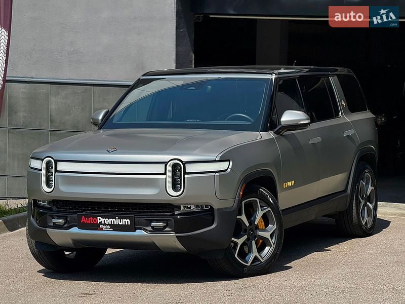 Rivian R1S 2023