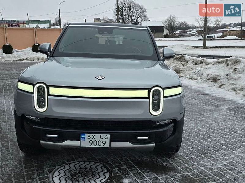 Rivian R1S 2022