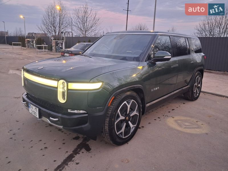Rivian R1S 2024
