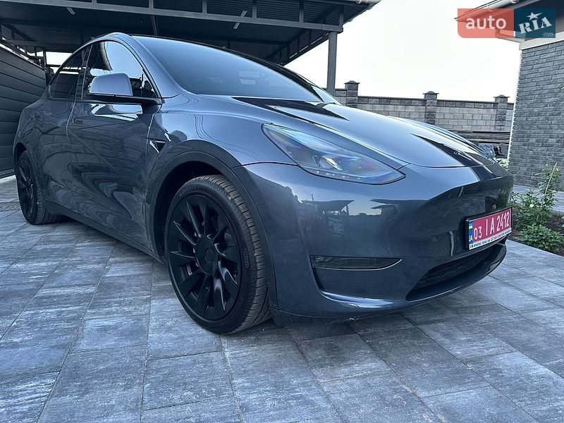 Tesla Model Y 2023