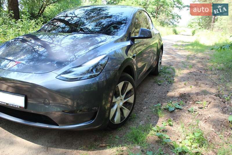 Tesla Model Y 2023