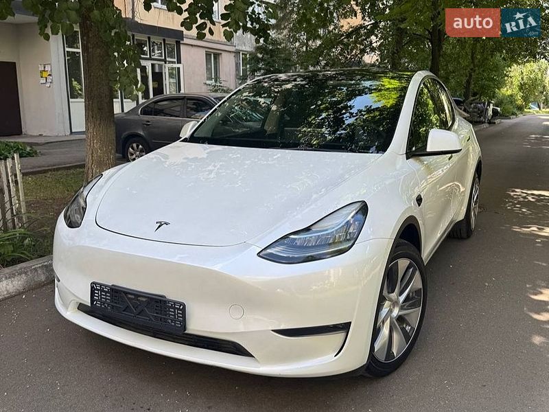 Tesla Model Y 2023