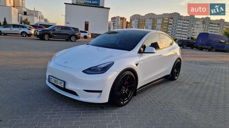 Tesla Model Y 2022