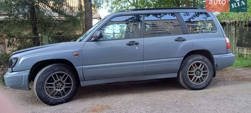 Subaru Forester 2000