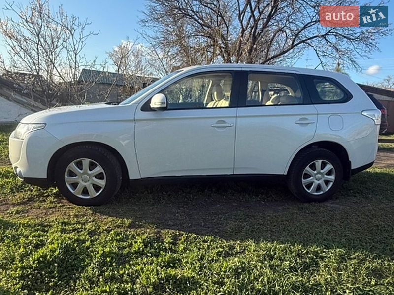Mitsubishi Outlander 2012