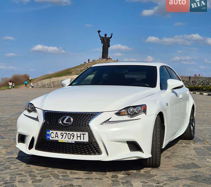 Lexus IS 2016