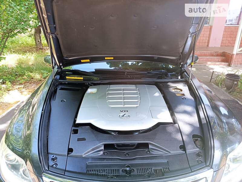 Lexus LS 2011