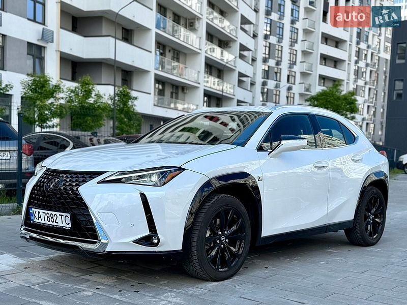 Lexus UX 2021