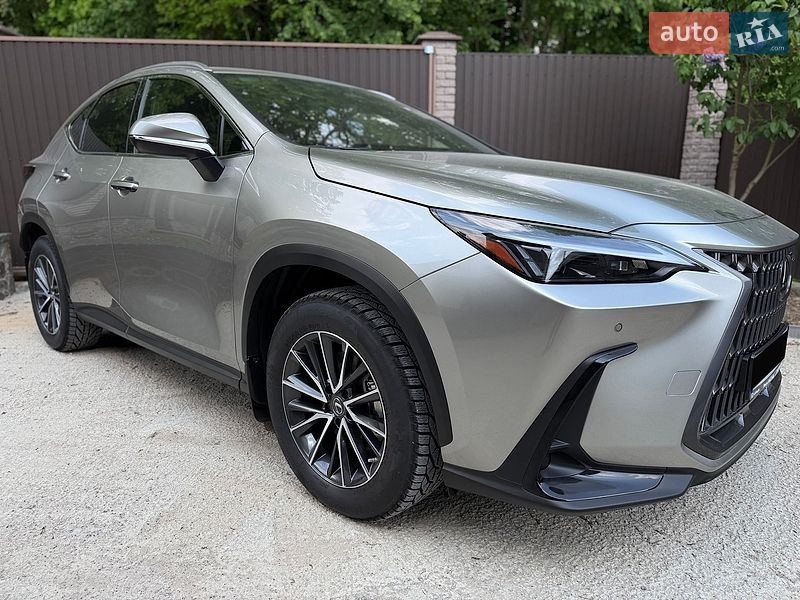 Lexus NX 2023