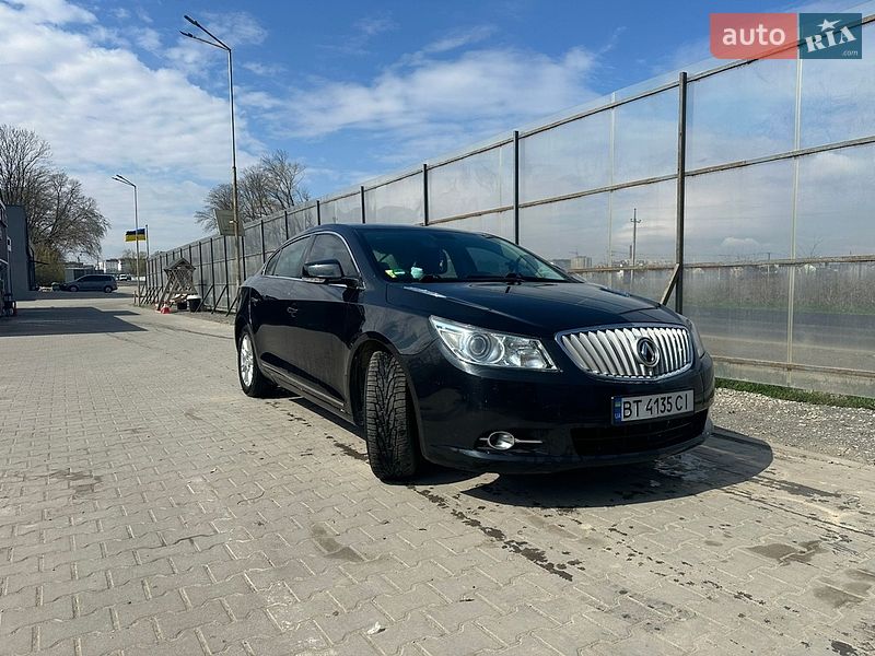 Buick LaCrosse 2011
