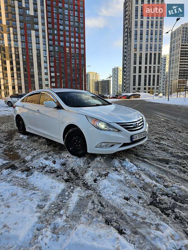 Hyundai Sonata 2012