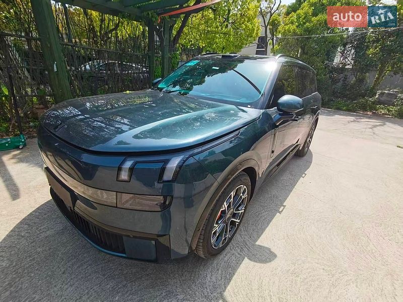 Lynk&Co 900 2025