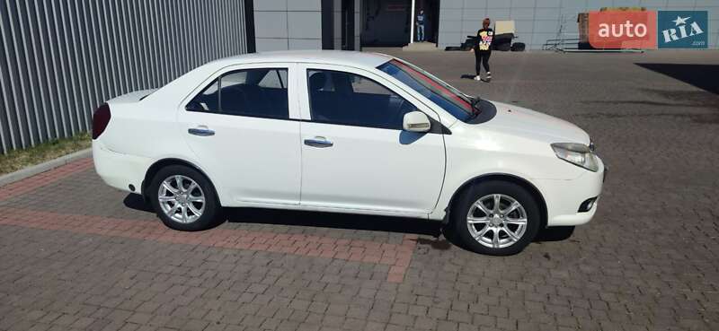 Geely MK 2013