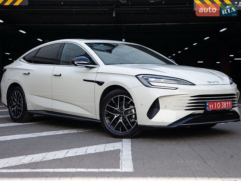 BYD Seal 07 2025