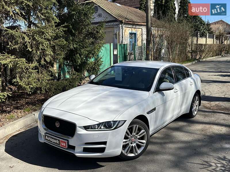 Jaguar XE 2015