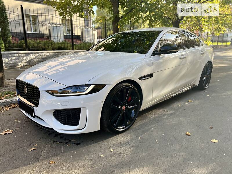 Jaguar XE 2021