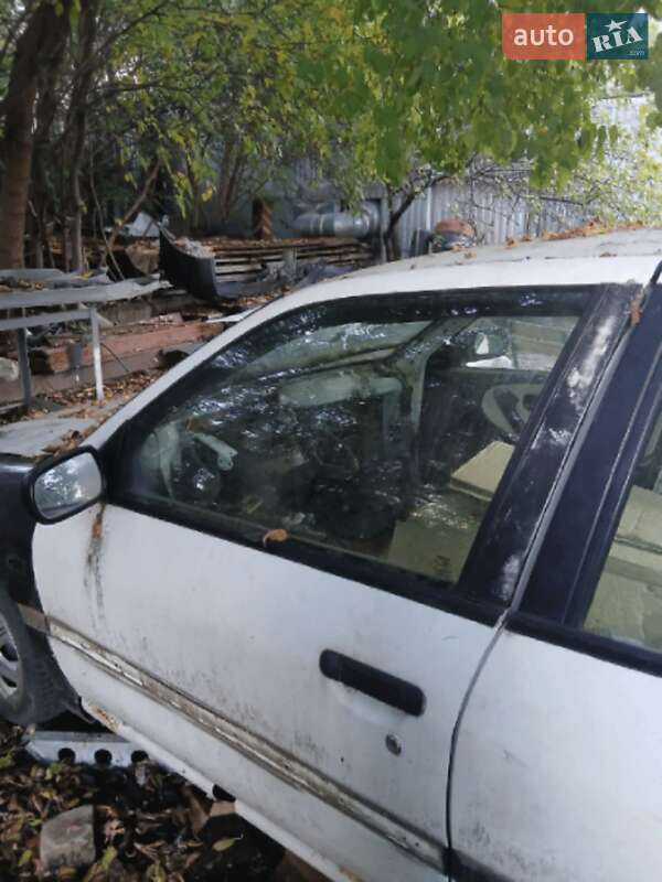 Nissan Primera 1995