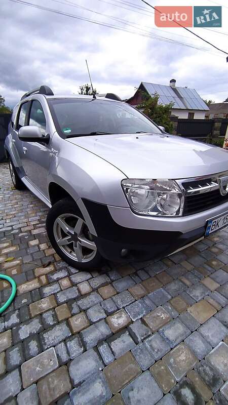 Dacia Duster 2011