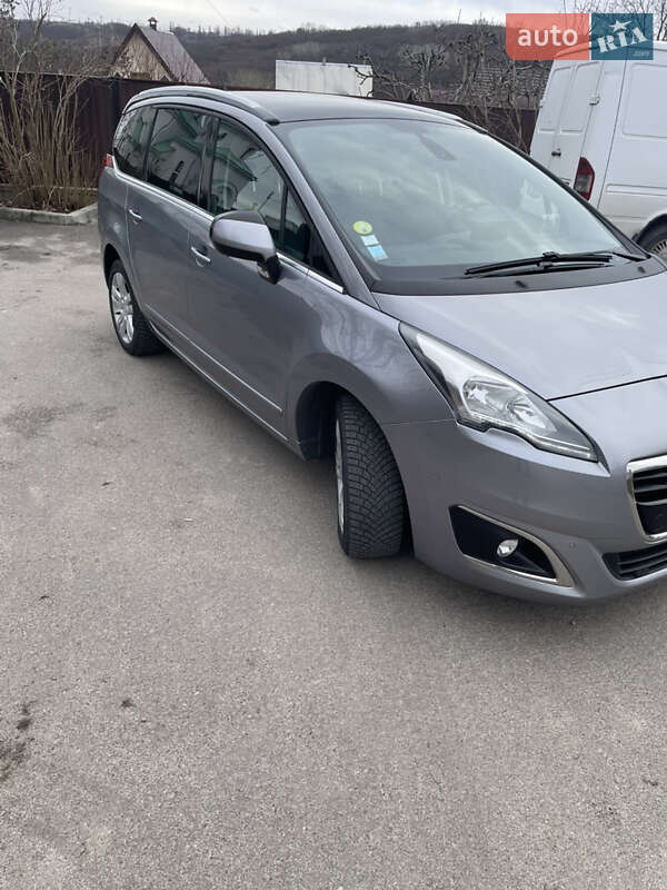 Peugeot 5008 2015