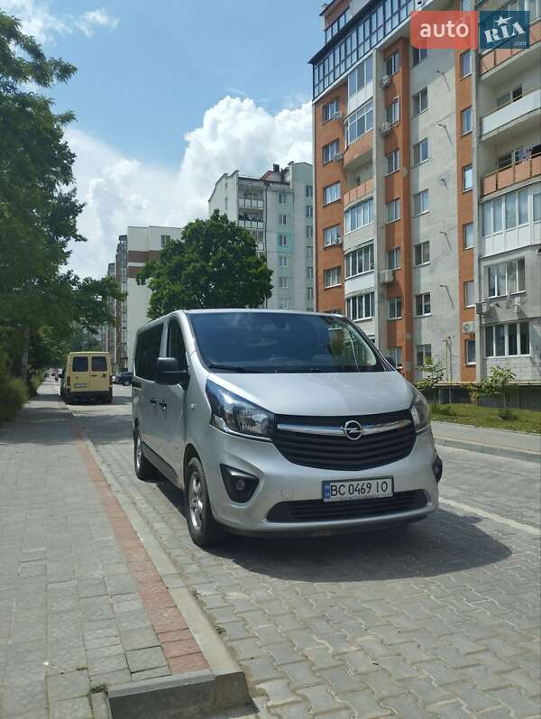 Opel Vivaro 2015
