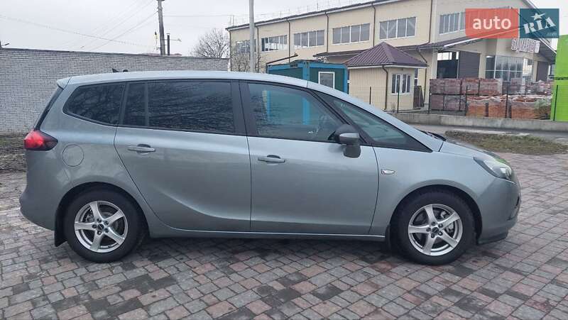 Opel Zafira 2015