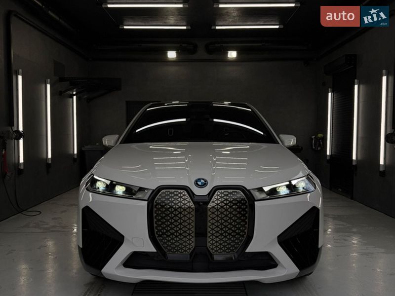 BMW iX 2025