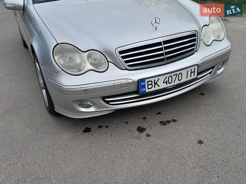 Mercedes-Benz C-Class 2004