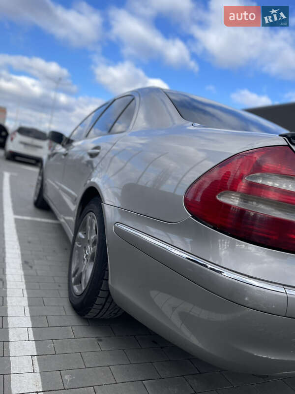 Mercedes-Benz E-Class 2004