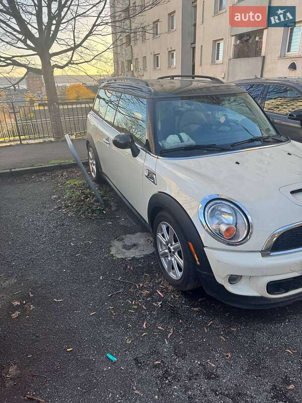 MINI Clubman 2012