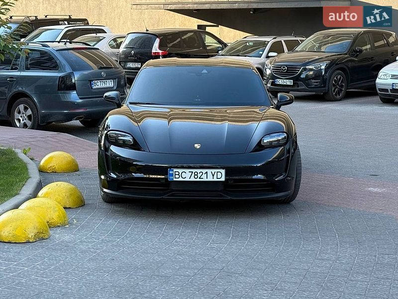Porsche Taycan 2020