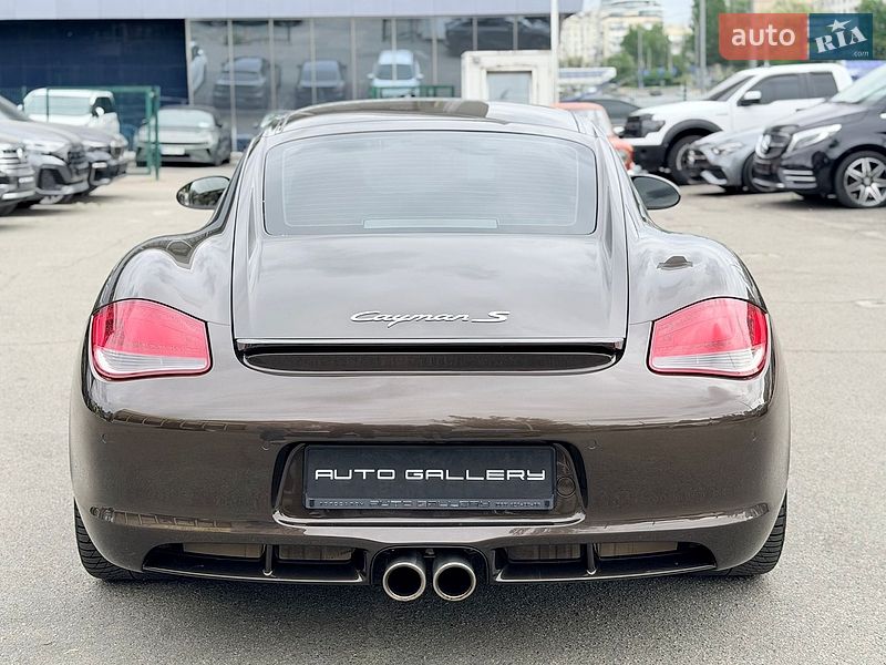Porsche Cayman 2011