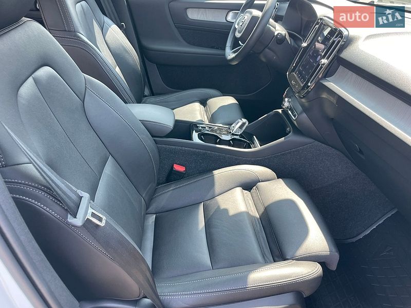 Volvo XC40 2024